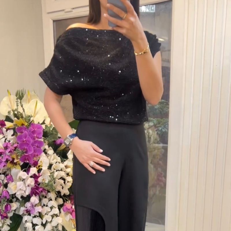 Yumi - Chic Two-Piece Ensemble