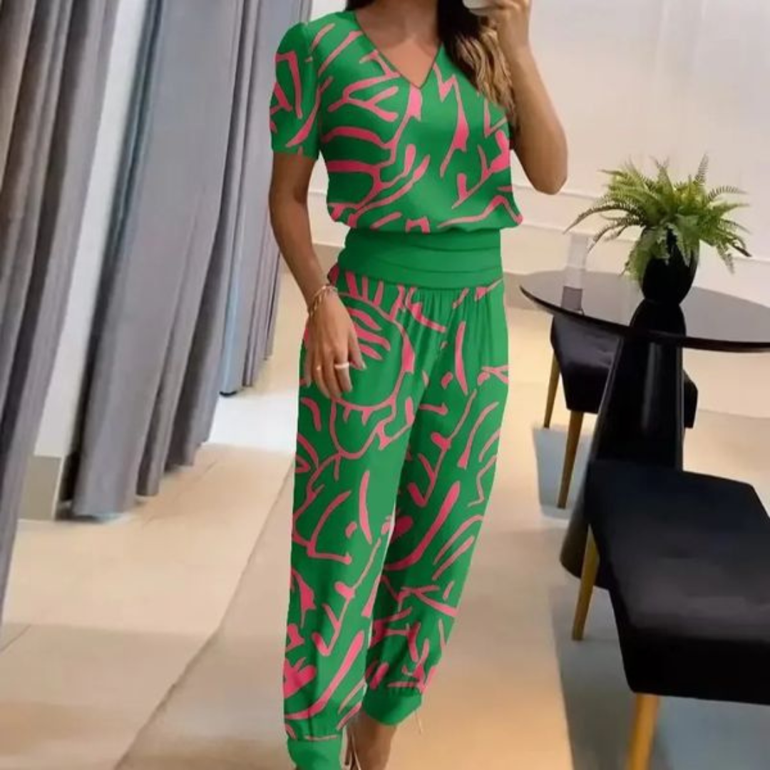 Chic and Trendy Daphne Ensemble